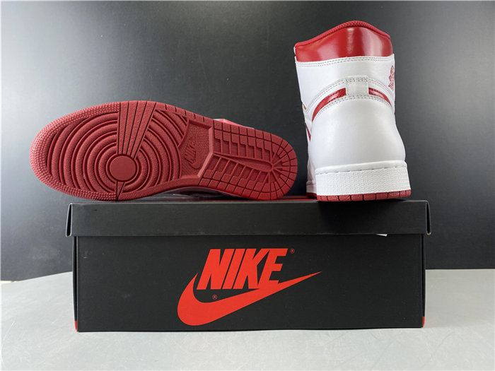 Jordan1 Retro Metallic Red 555088-103