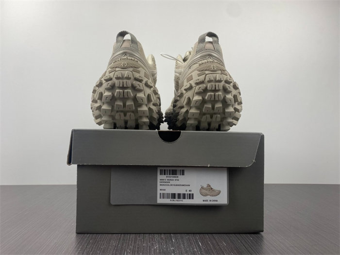 BLCG DEFENDER  685613 W2RA6 9700