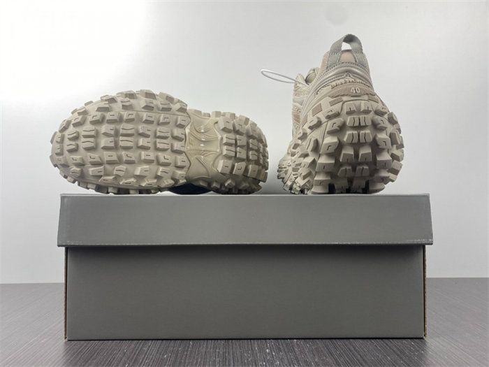 BLCG DEFENDER  685613 W2RA6 9700