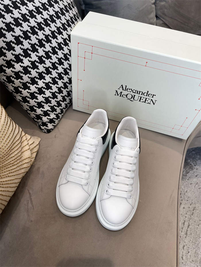 ale*d*r M*Q*en oversized