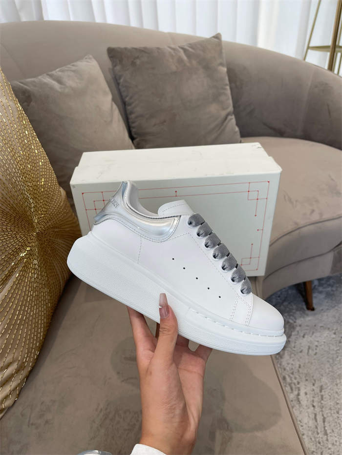 ale*d*r M*Q*en oversized