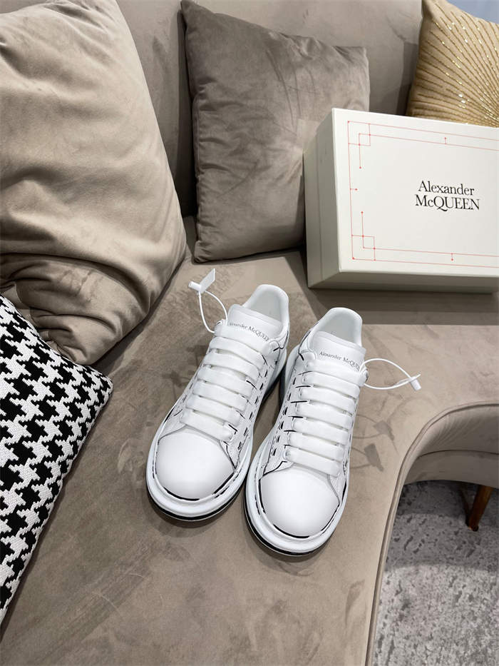 ale*d*r M*Q*en oversized