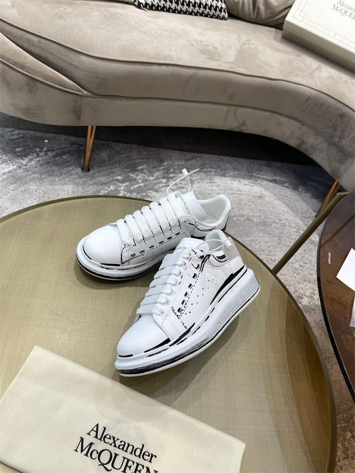 ale*d*r M*Q*en oversized