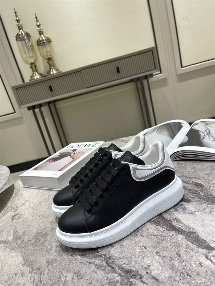 ale*d*r M*Q*en oversized