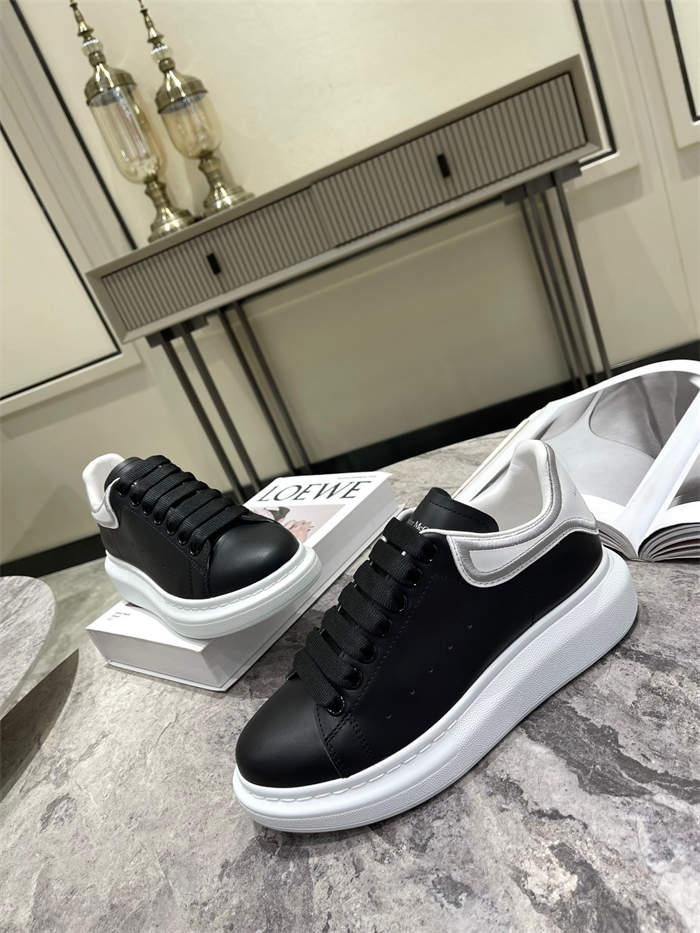 ale*d*r M*Q*en oversized