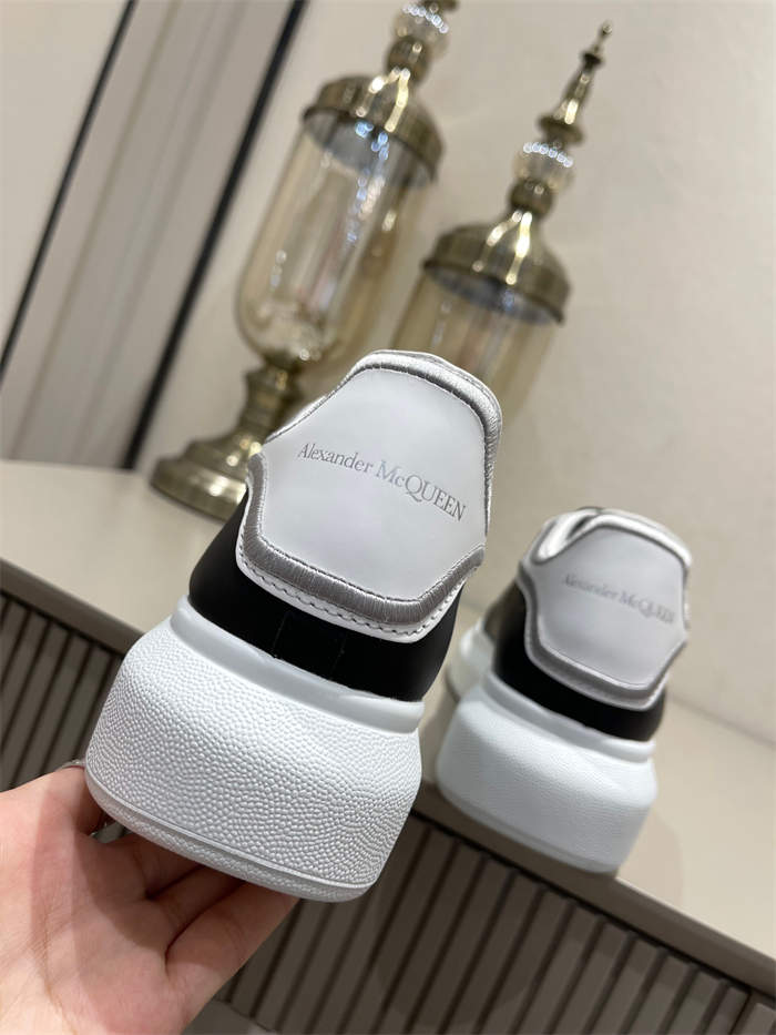 ale*d*r M*Q*en oversized