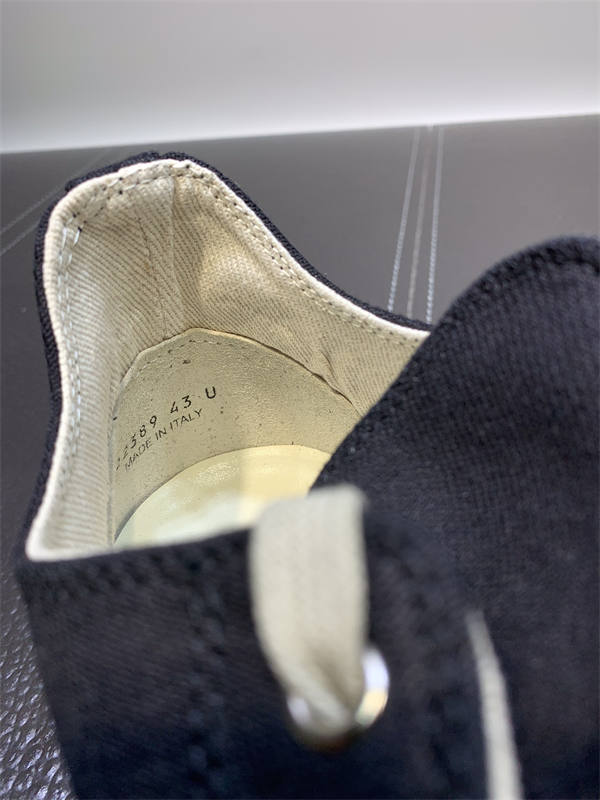 RI*K OWENS SNEAKERS