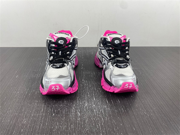 7.0 Ba*len*cia*ga -runner