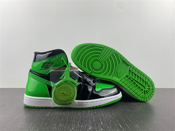Jordan1 Retro Pine Green Black 555088-030