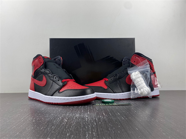 Jordan1 Retro Banned 432001-001