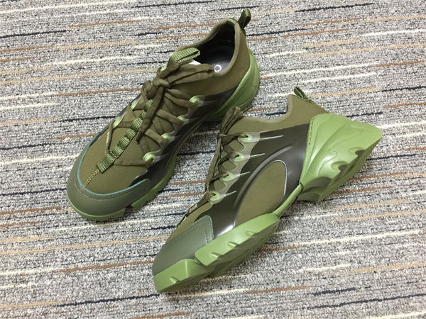 DR  Sneakers