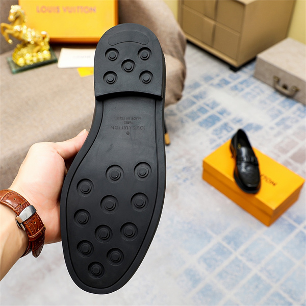 Lv Loafer 020