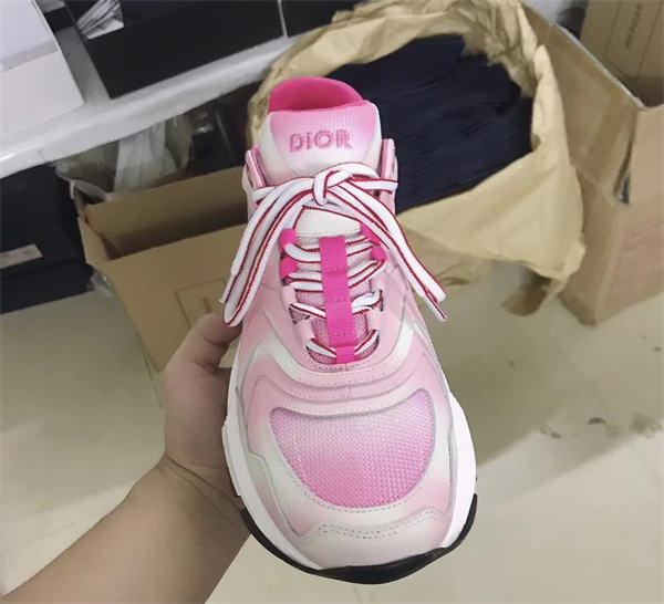 Dr B22 Sneaker