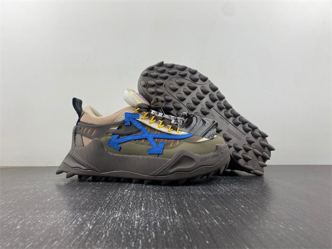 Off-White c/o Virgil Abloh