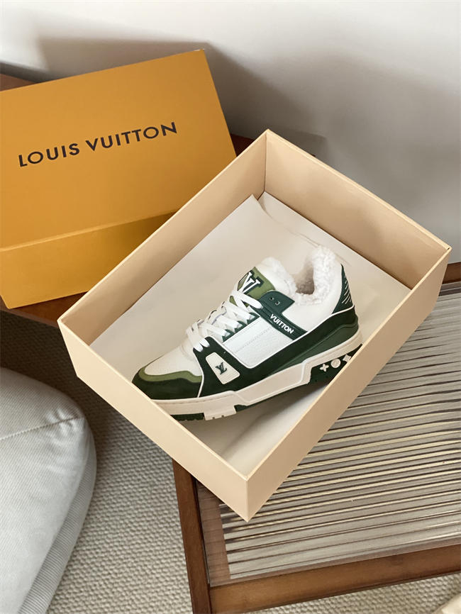 Lv Trainer Sneaker 41