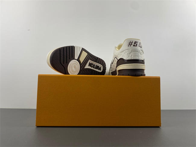 l**is V*t*n lv trainer 25