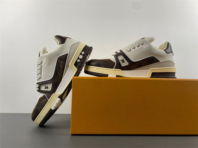 l**is V*t*n lv trainer 26