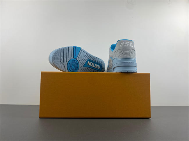 l**is V*t*n lv trainer 26