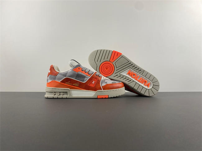 l**is V*t*n lv trainer