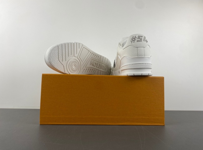 l0*is V*t0n lv trainer