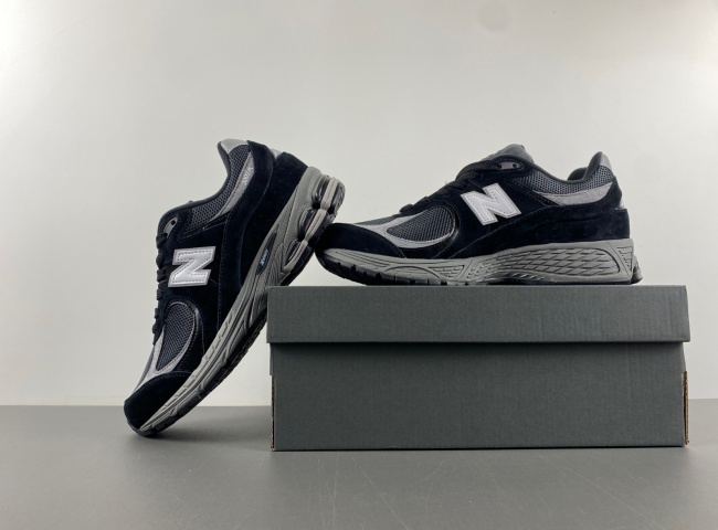 new balance NB M2002RR1