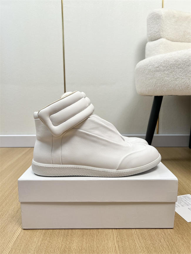 ma*s*n martin Ma*i*la sneaker