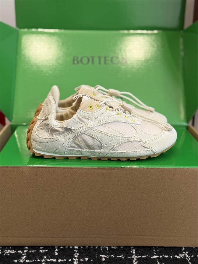 b0tt*ga Ven*ta sneaker