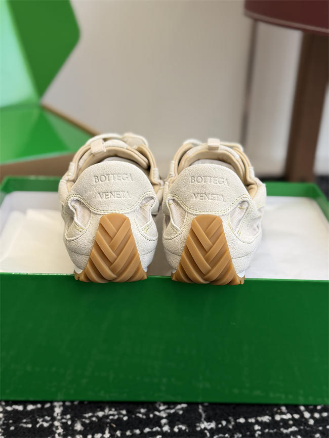 b0tt*ga Ven*ta sneaker