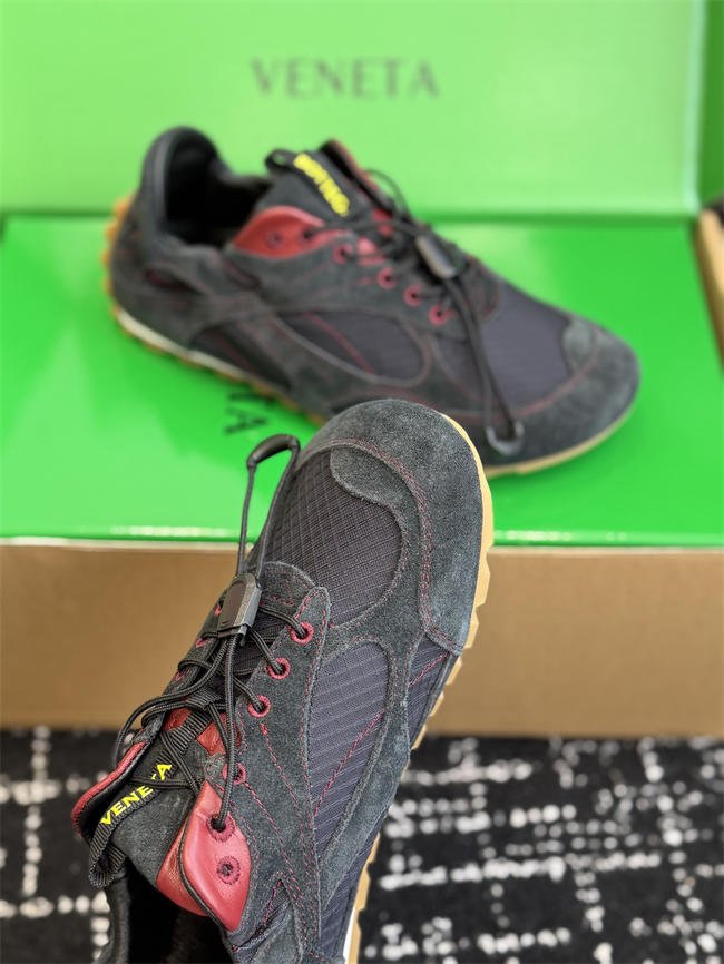 b0tt*ga Ven*ta sneaker