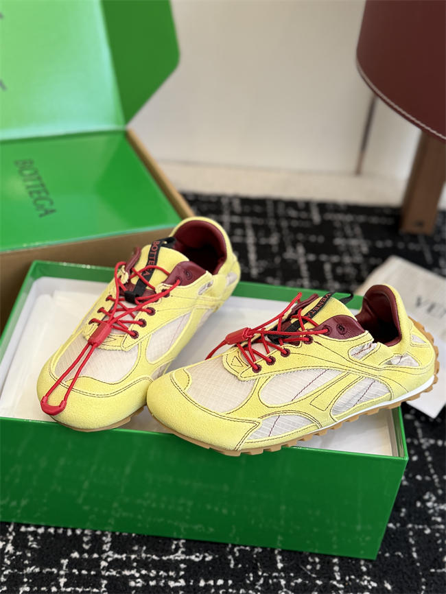 b0tt*ga Ven*ta sneaker