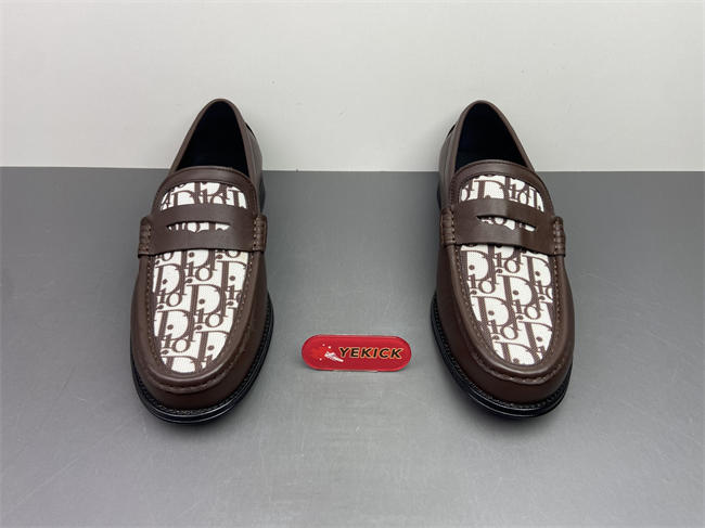 D10r loafer