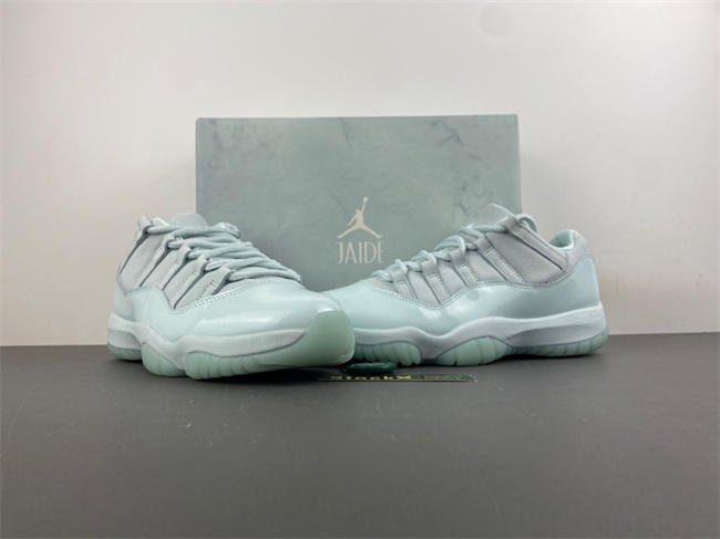 Air Jordan 11 IW1882 -300