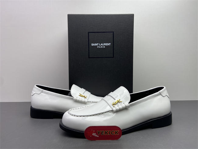 Y51 loafer
