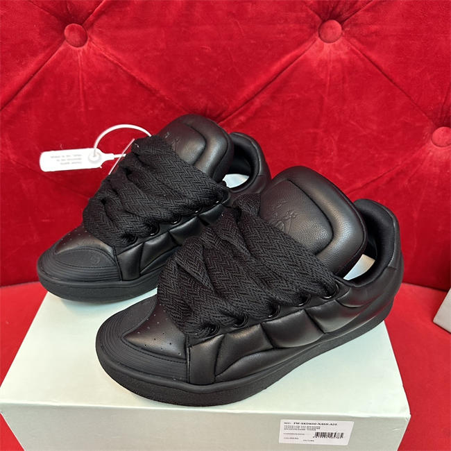 Lanu1n curb sneaker