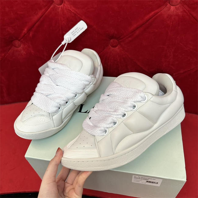 Lanu1n curb sneaker