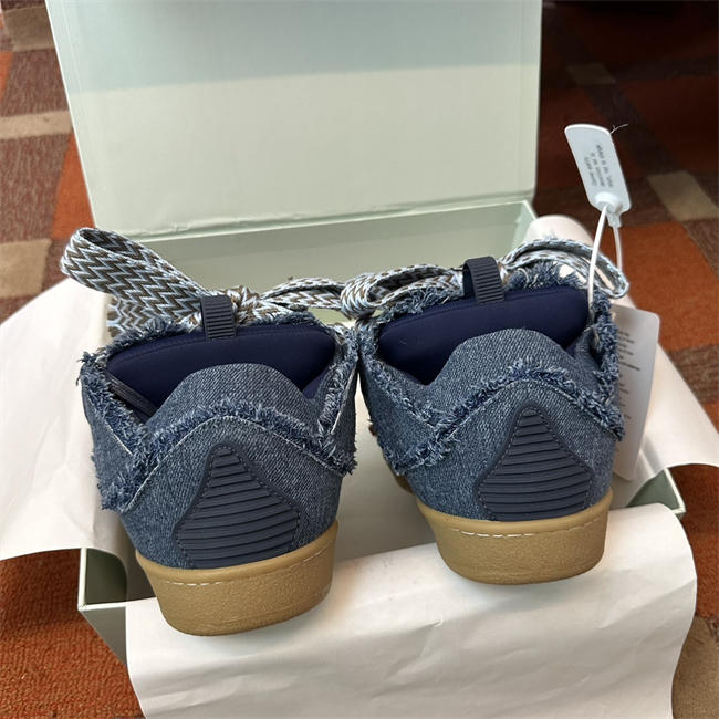 Lanu1n curb sneaker