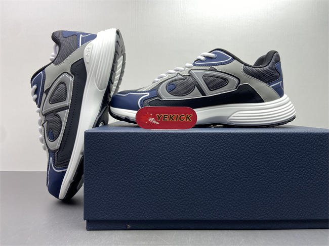 D10r b30 sneaker