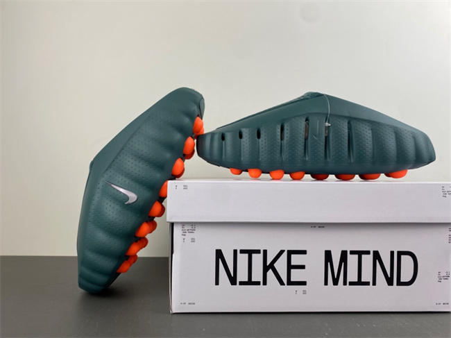 Nike Mind 001