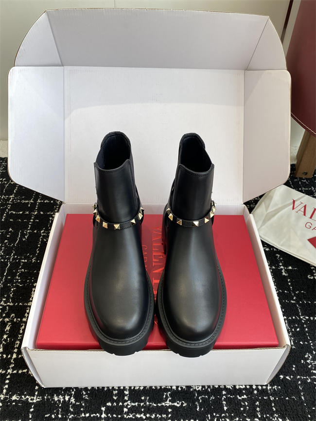 Va1e*ntin0 boots