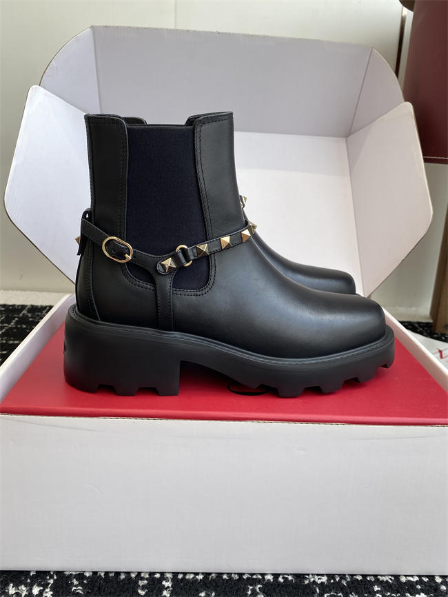 Va1e*ntin0 boots
