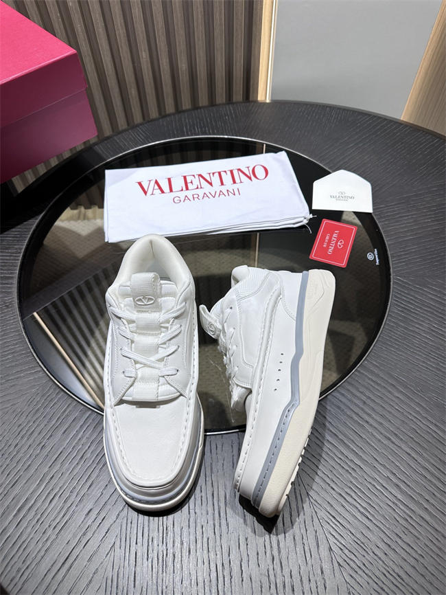 Va1e*ntin0 sneakers