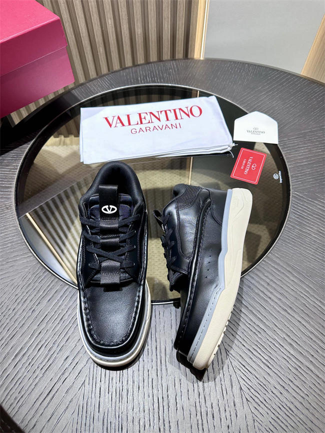 Va1e*ntin0 sneakers