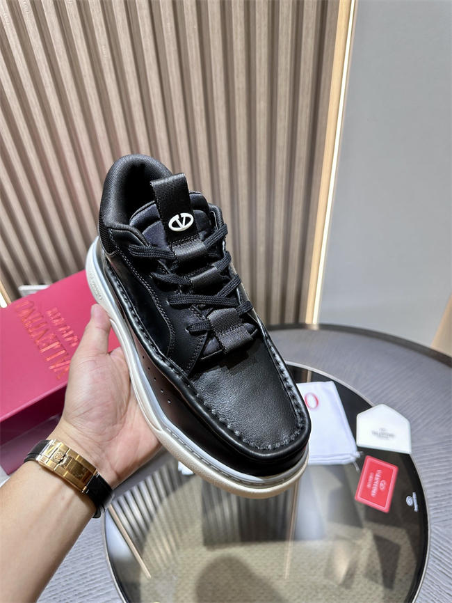 Va1e*ntin0 sneakers