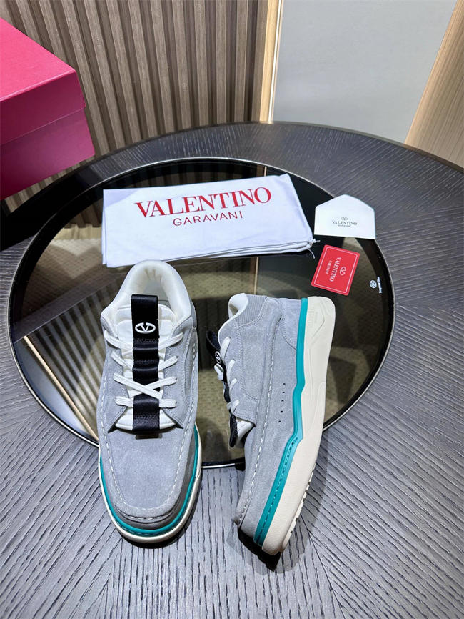 Va1e*ntin0 sneakers