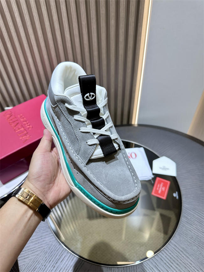 Va1e*ntin0 sneakers