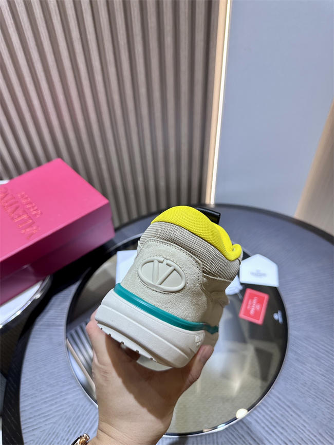 Va1e*ntin0 sneakers