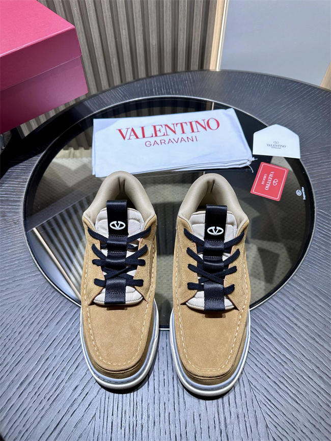 Va1e*ntin0 sneakers