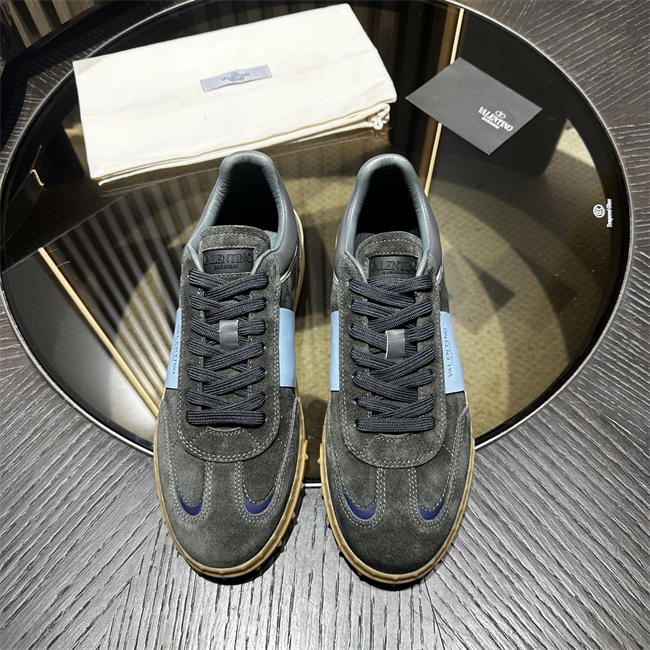 Va1e*ntin0 sneakers
