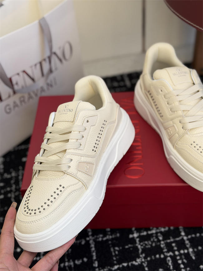 Va1e*ntin0 sneakers