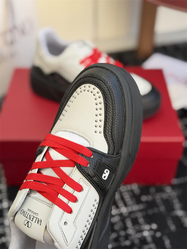 Va1e*ntin0 sneakers